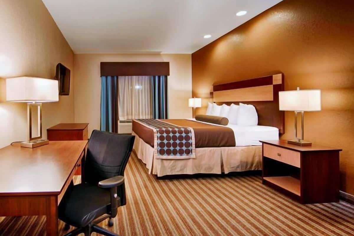 Pillowtop beds, desk, laptop workspace, iron/ironing board