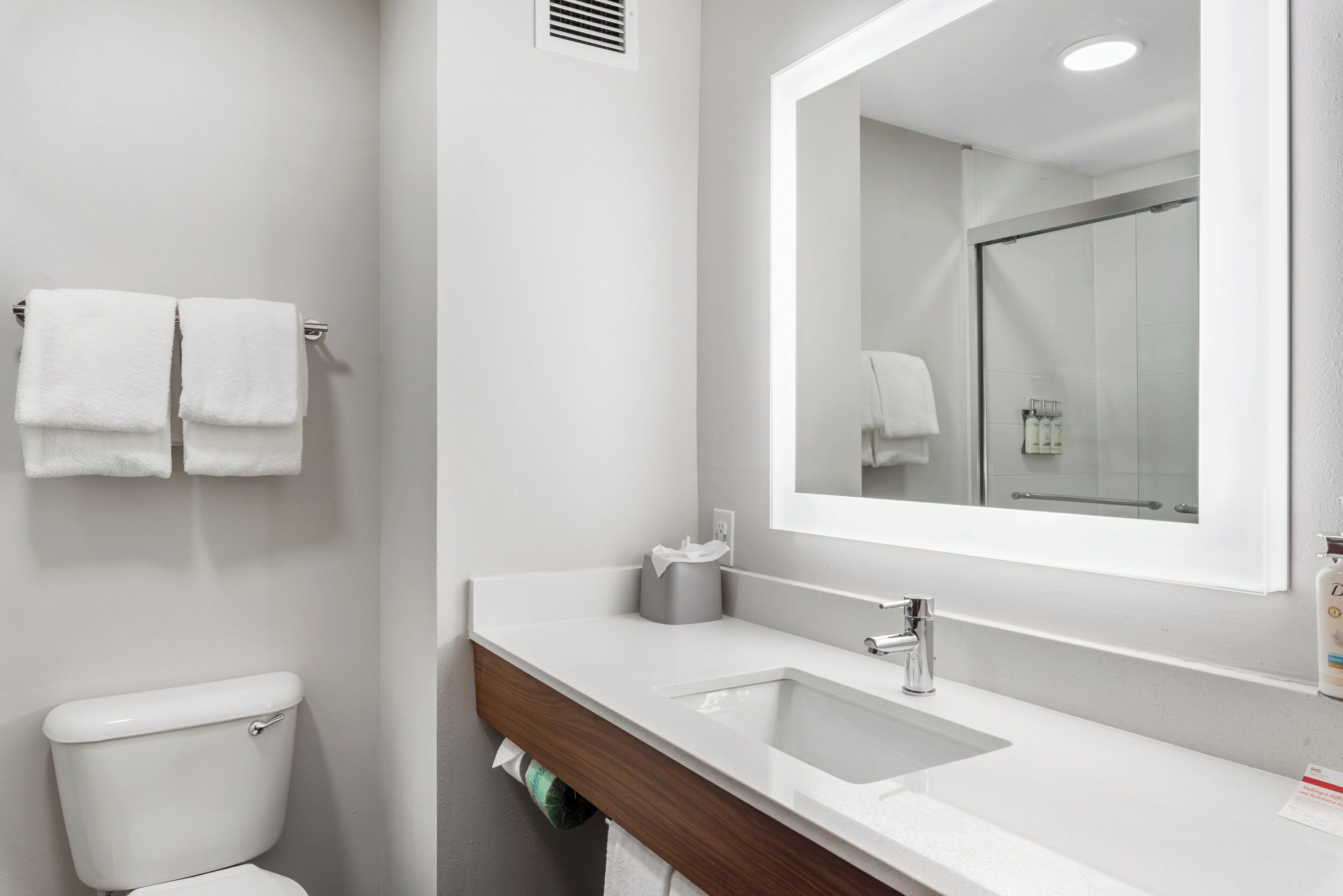 standard room, 2 queen beds | bathroom | free toiletries, hair dryer, towels