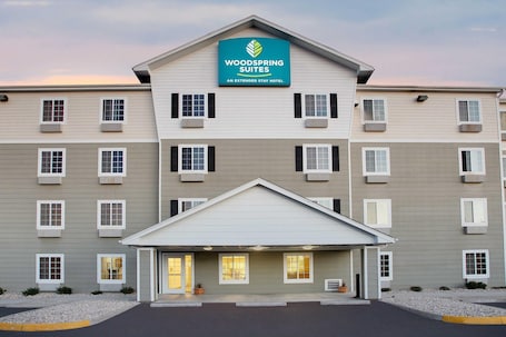 Exterior. WoodSpring Suites Colonial Heights Fort Lee