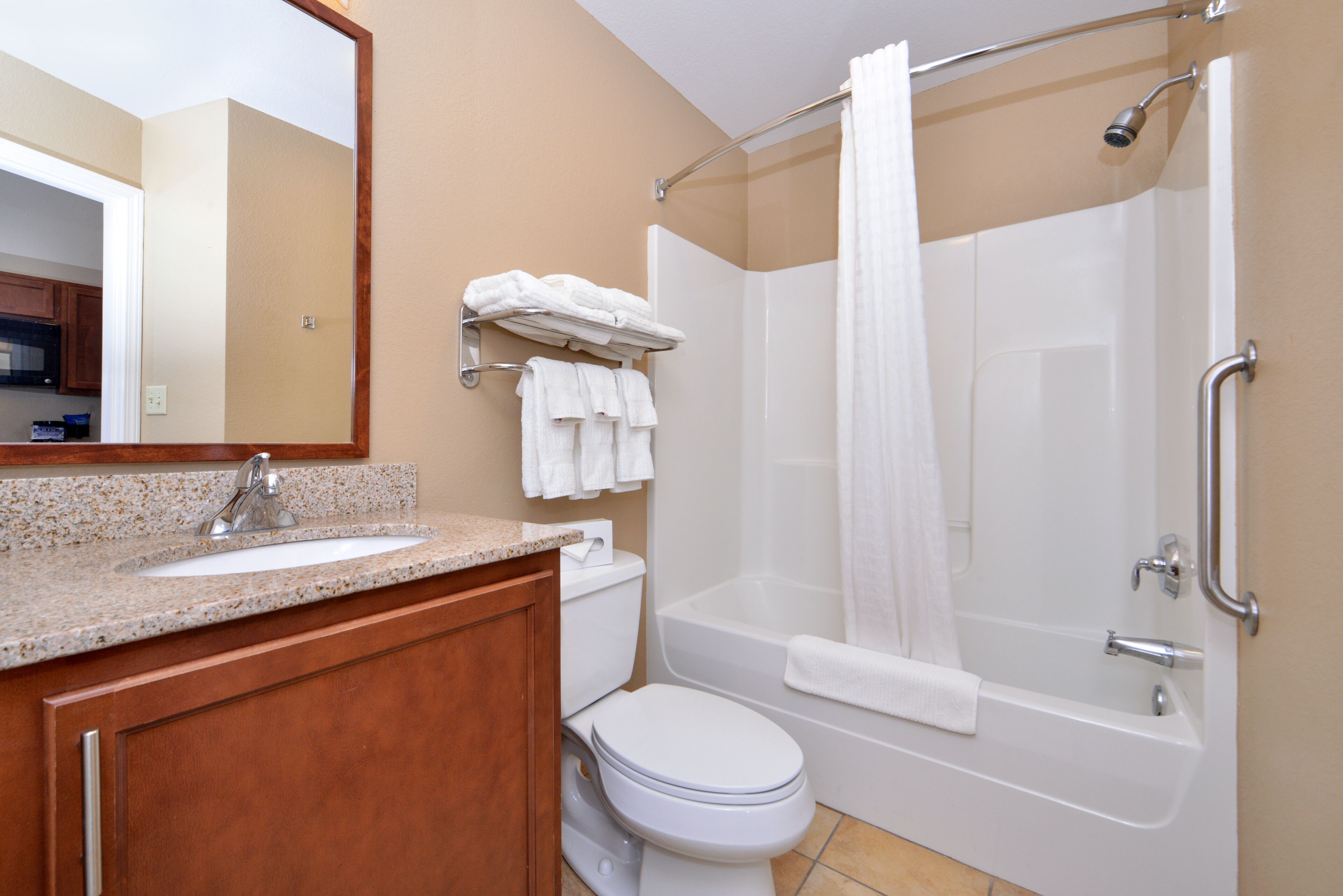 combined shower/bathtub, free toiletries, hair dryer, towels