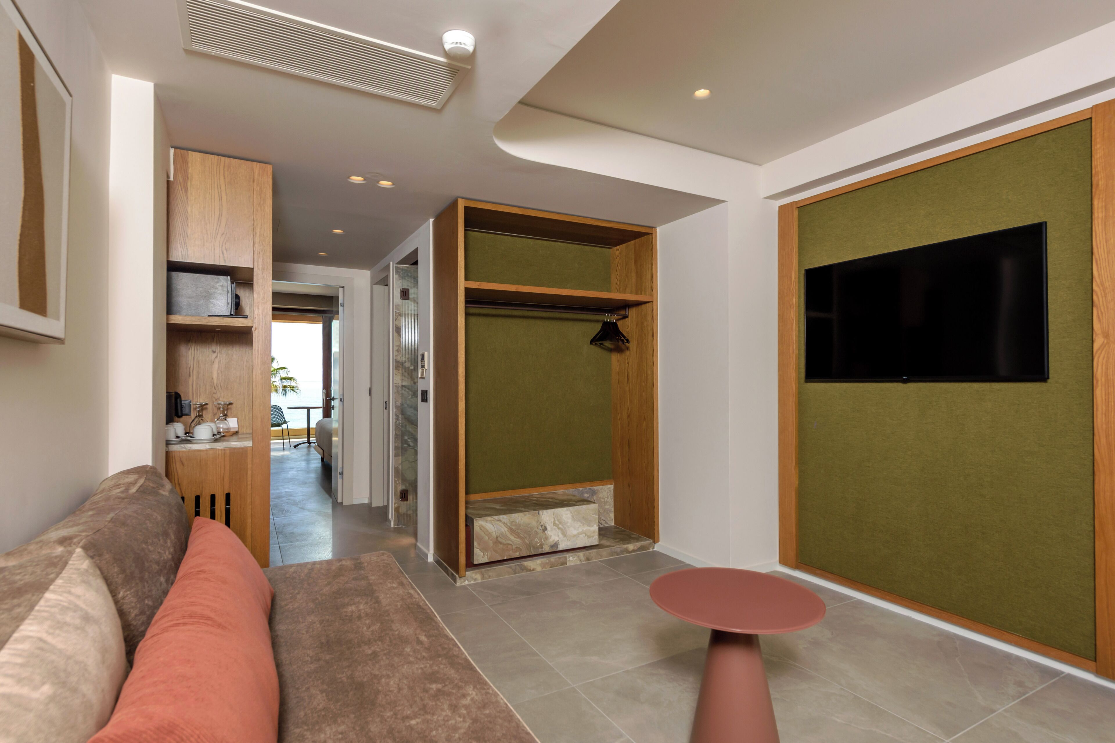 1 bedroom, in-room safe, desk, soundproofing