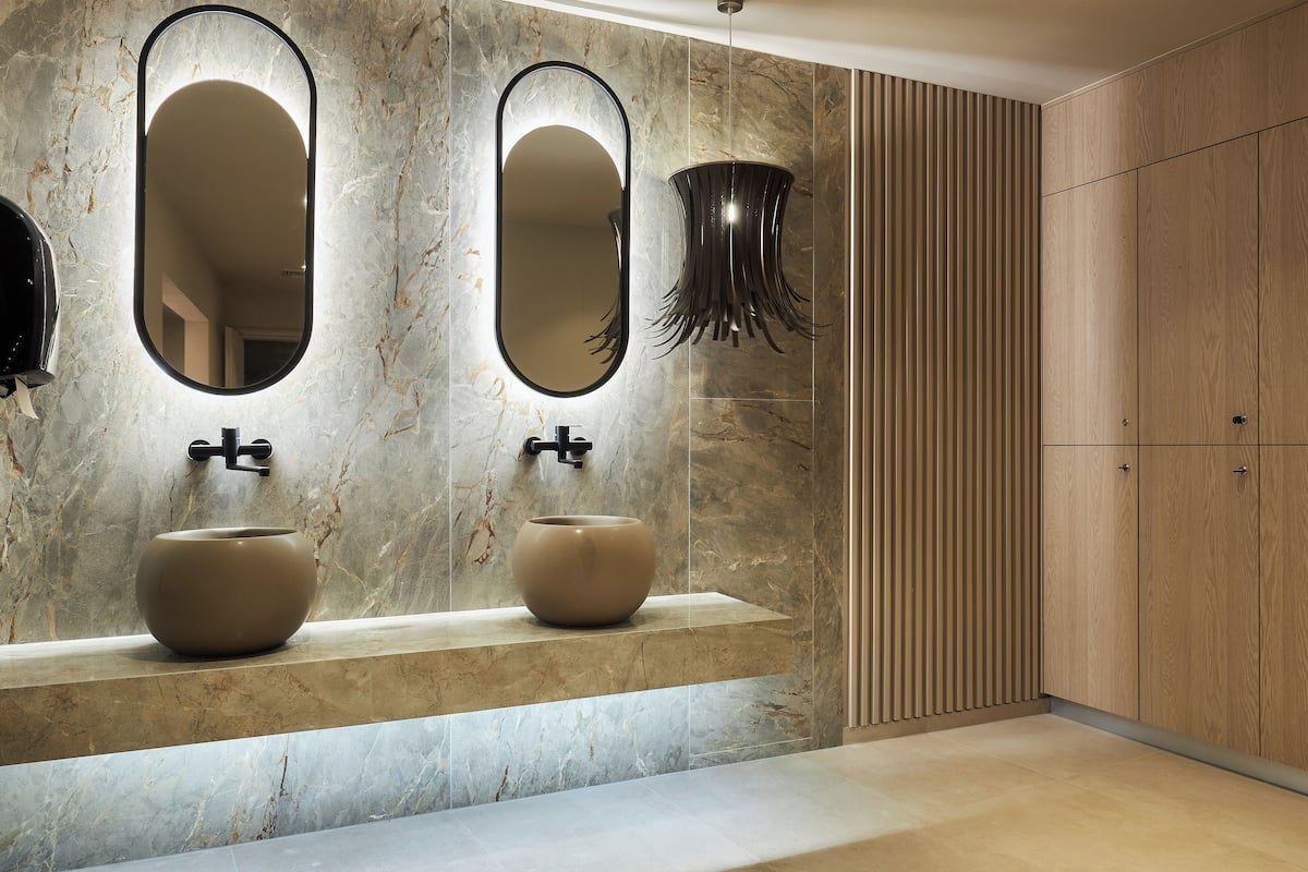 sauna, hot tub, steam room, body treatments, aromatherapy