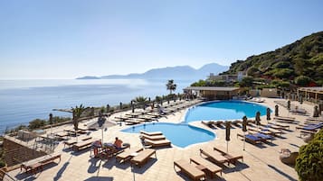 Indoor pool, 3 outdoor pools, pool umbrellas, sun loungers