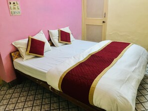 Deluxe Room | 1 bedroom, free WiFi - Hotel Golden City (Jaisalmer)