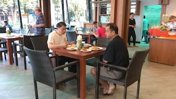 Daily continental breakfast (THB 250 per person)