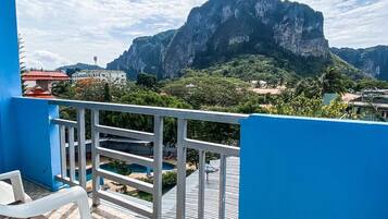 In-room safe, free WiFi, bed sheets