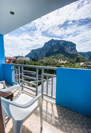 Deluxe with Mountain View | Caja de seguridad en la habitación, wifi gratis y ropa de cama 