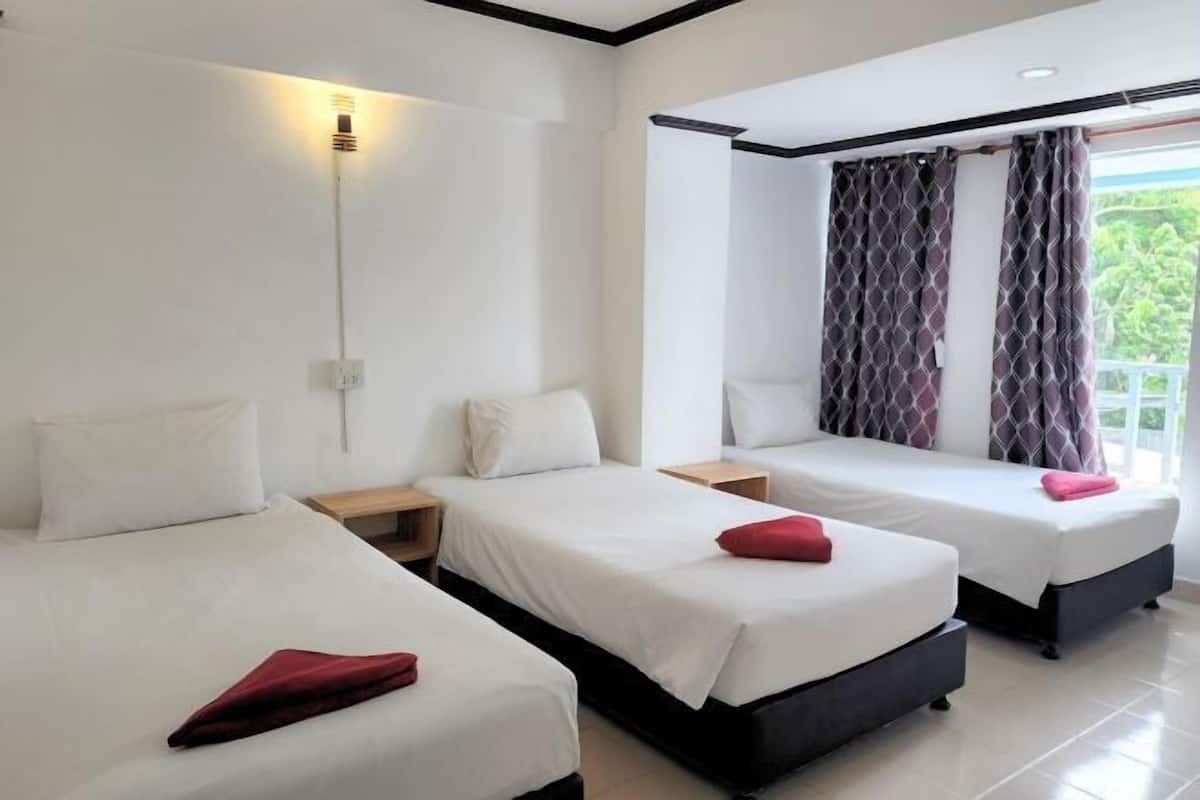 In-room safe, free WiFi, bed sheets