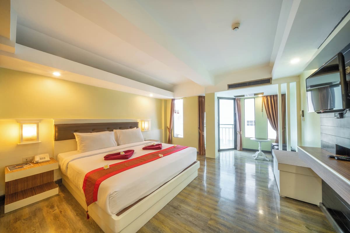 Deluxe Studio Room