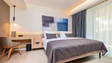 Premium Garden Suite with terrace park side | 1 soverom, minibar, safe på rommet og skrivebord