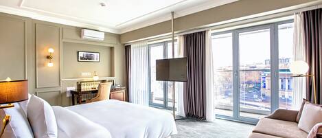 Superior Room | Minibar, desk, laptop workspace, soundproofing