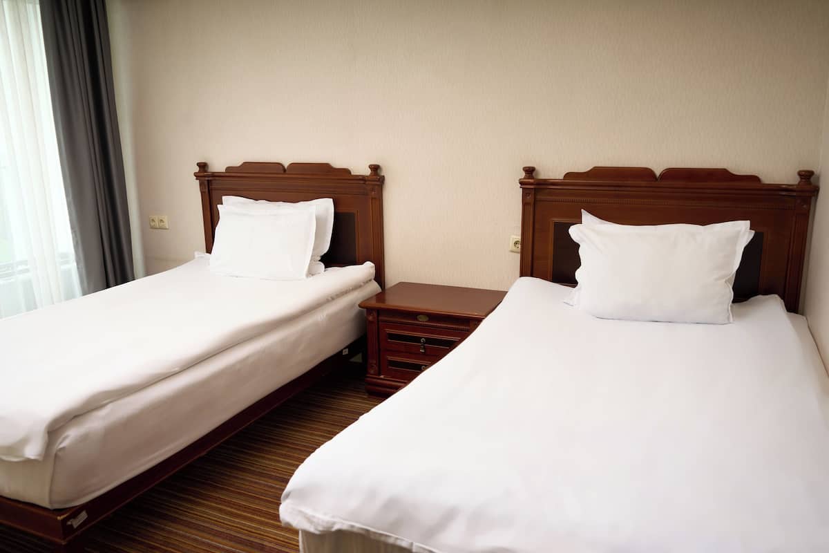 Superior Twin kamer | 1 slaapkamer, een minibar, een bureau, een laptopwerkplek