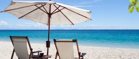 Una spiaggia nelle vicinanze