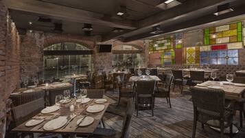 Se sirven comidas y cenas