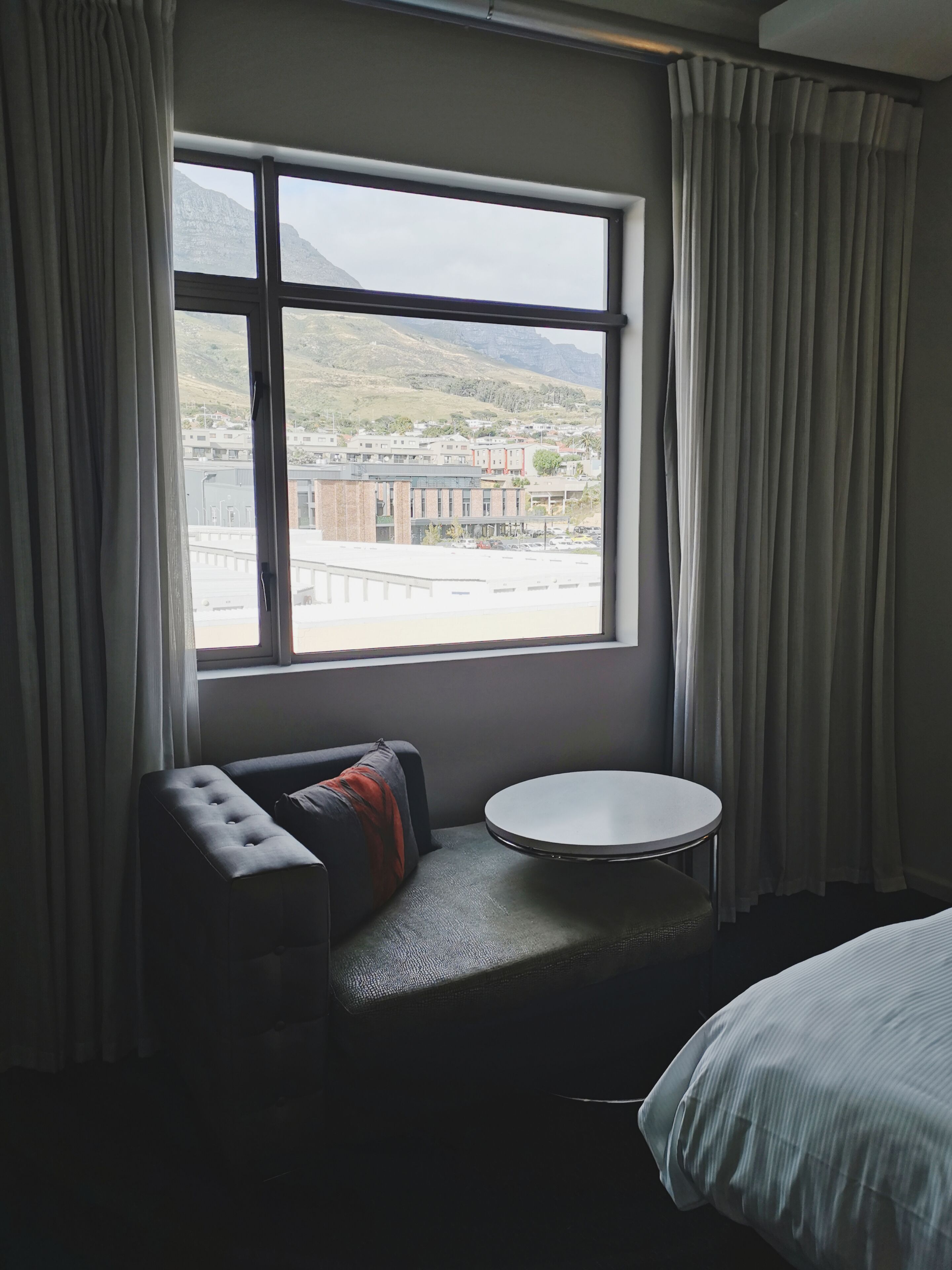 room, accessible | mountain view