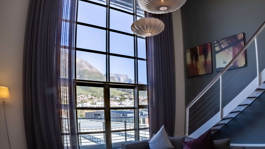 DoubleTree by Hilton Cape Town - Upper Eastside