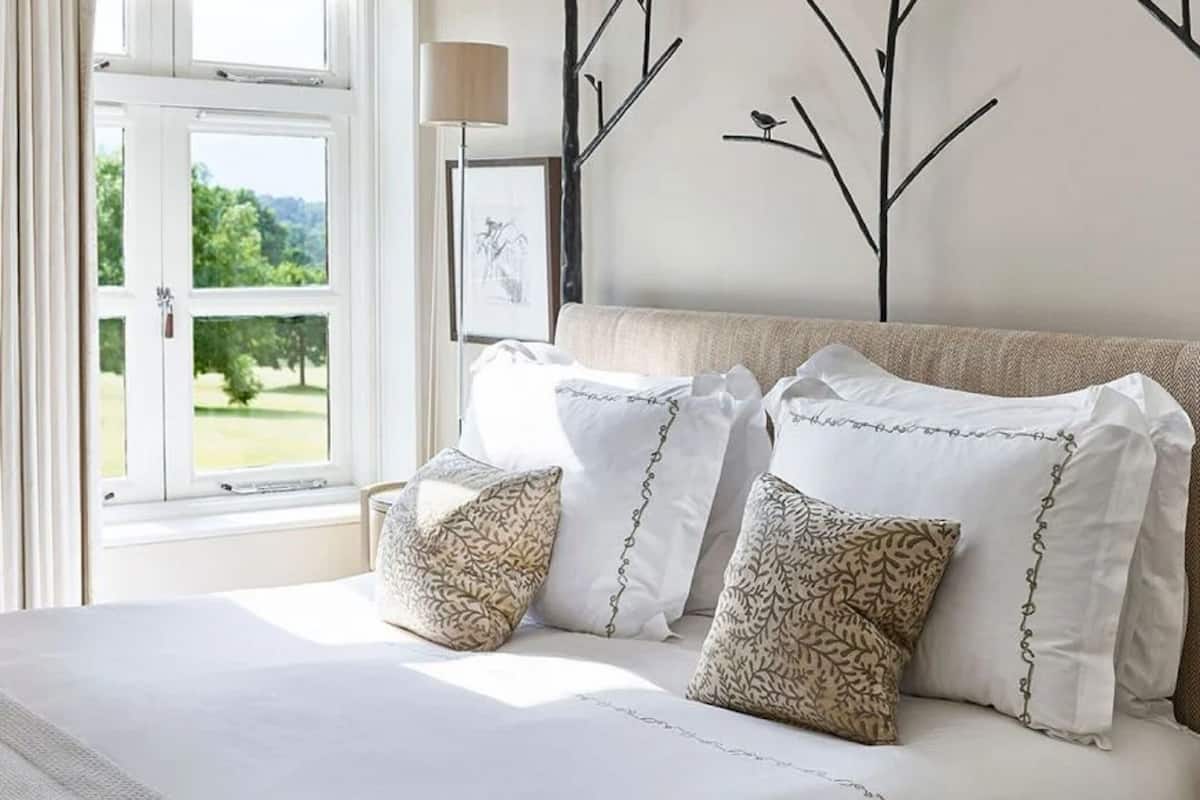 suite, 2 bedrooms (gardener's west) | 1 bedroom, premium bedding, minibar, in-room safe