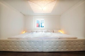 Standard Apartment, 2 Bedrooms | Premium bedding, down duvets, Tempur-Pedic beds, individually decorated