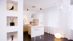 In-room dining - Apartment K (Reykjavik)
