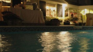 Outdoor pool - Ruby Lodge at Spring Lake Woods (Madisonville)