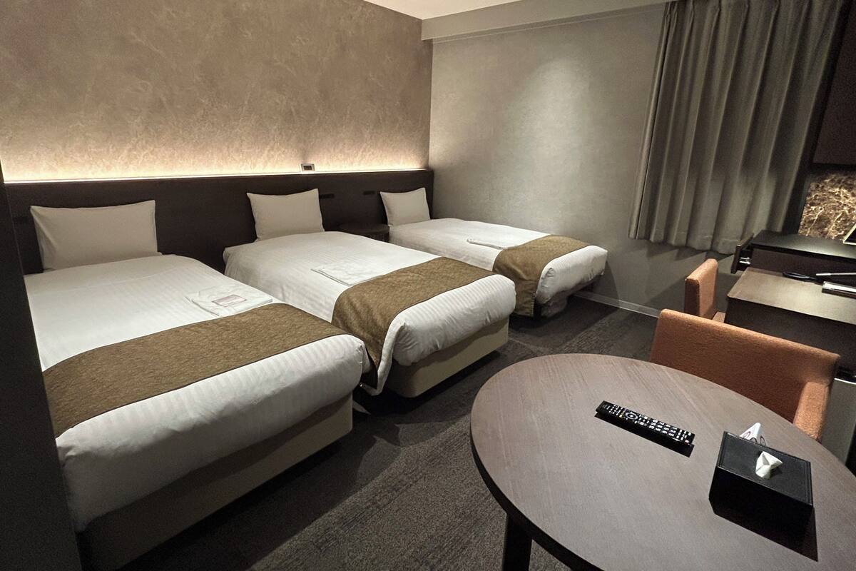 Triple Room, Non Smoking | Desk, blackout drapes, iron/ironing board (on request), WiFi (free)