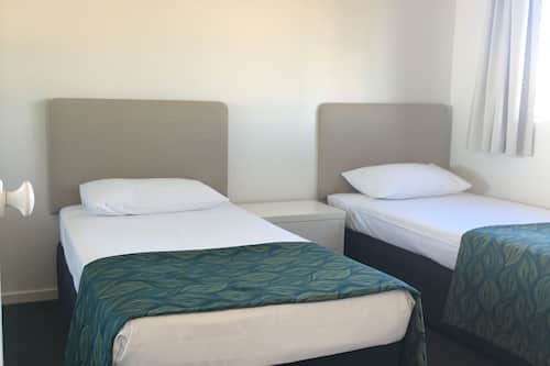 Apartment, 2 Bedrooms | Individually furnished, iron/ironing board, cribs/infant beds