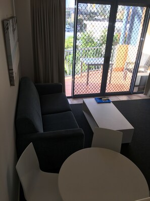 Apartment, 2 Bedrooms | Living room