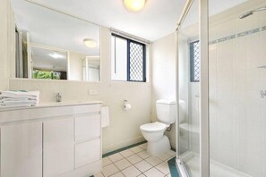 Apartment, 1 Bedroom | Bathroom