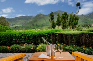 Mountain view - Killawasi Lodge (Yanque)