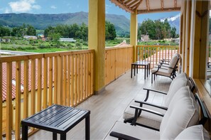 Family Room | Terrace/patio