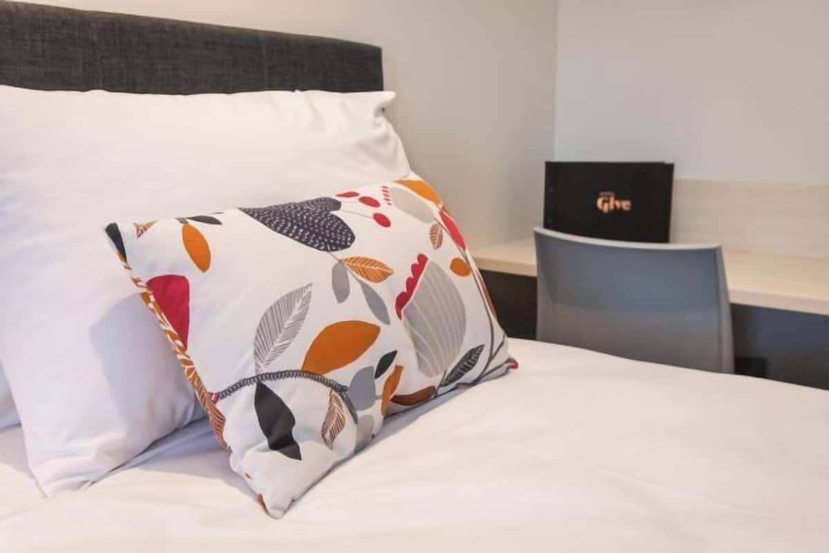 1 bedroom, free WiFi, bed sheets