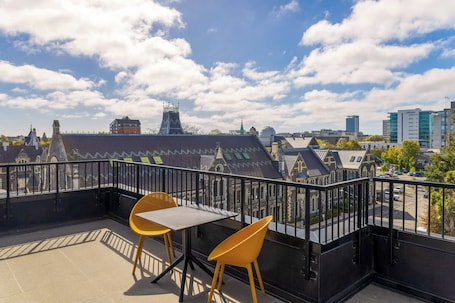 1 Bedroom Apartment | Balcony