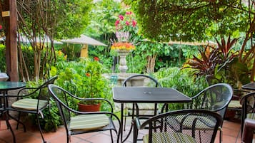 Tủ lạnh, lò vi sóng