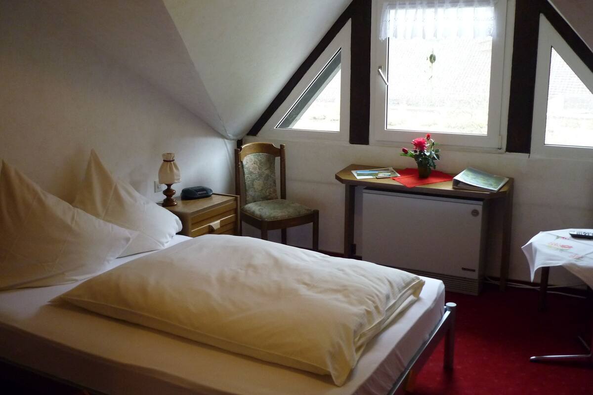Chambre Simple | Bureau