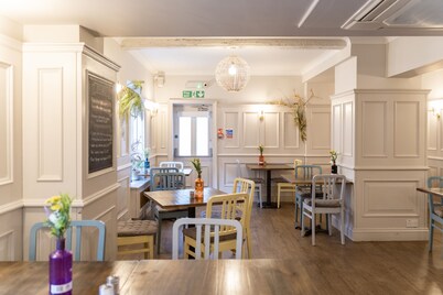 The Red Lion Hotel