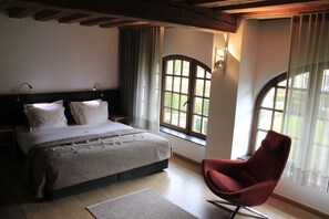 Comfort Double Room | Egyptian cotton sheets, premium bedding, minibar, in-room safe - B&B Baron's House Neerijse - Leuven (Huldenberg)