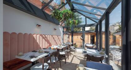 The Clarence Boutique Rooms