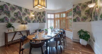 The Clarence Boutique Rooms