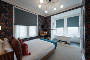 Egyptian cotton sheets, hypo-allergenic bedding, individually decorated - The Clarence Boutique Rooms (Portsmouth)