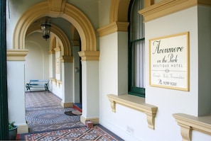 Front of property - Avonmore on the Park Boutique Hotel (Randwick)