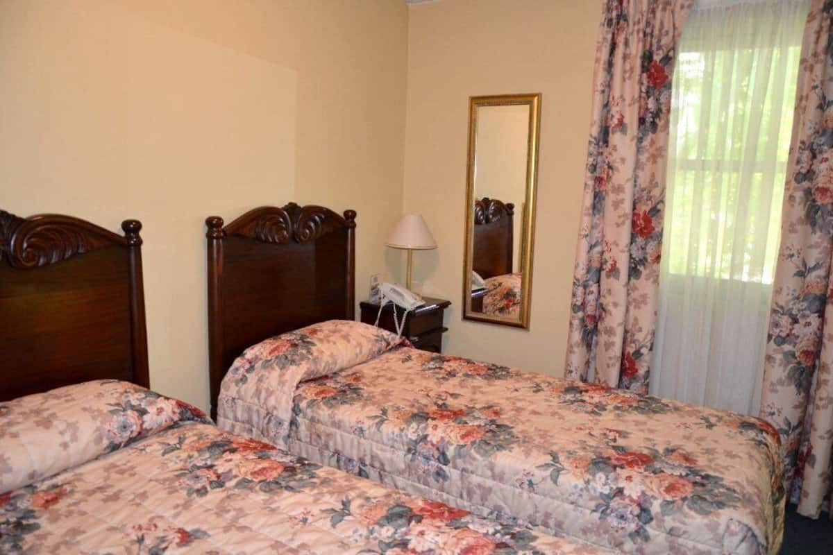 Garden Twin Room | 1 bedroom, free cribs/infant beds, free WiFi, bed sheets