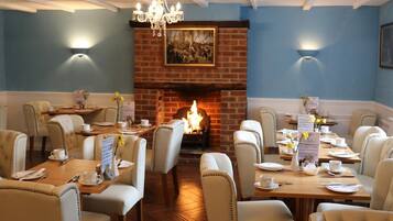 Ilmainen päivittäinen englantilainen aamiainen