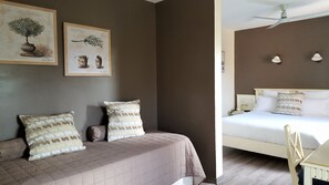 Suite, Pool View | Living area | Flat-screen TV - Le Mas du Colombier (Cadenet)