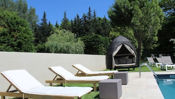 Outdoor pool, sun loungers