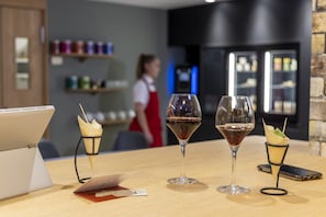 Bar (in der Unterkunft)