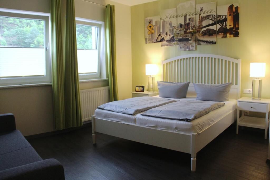 Bureau, espace de travail pour ordinateurs portables