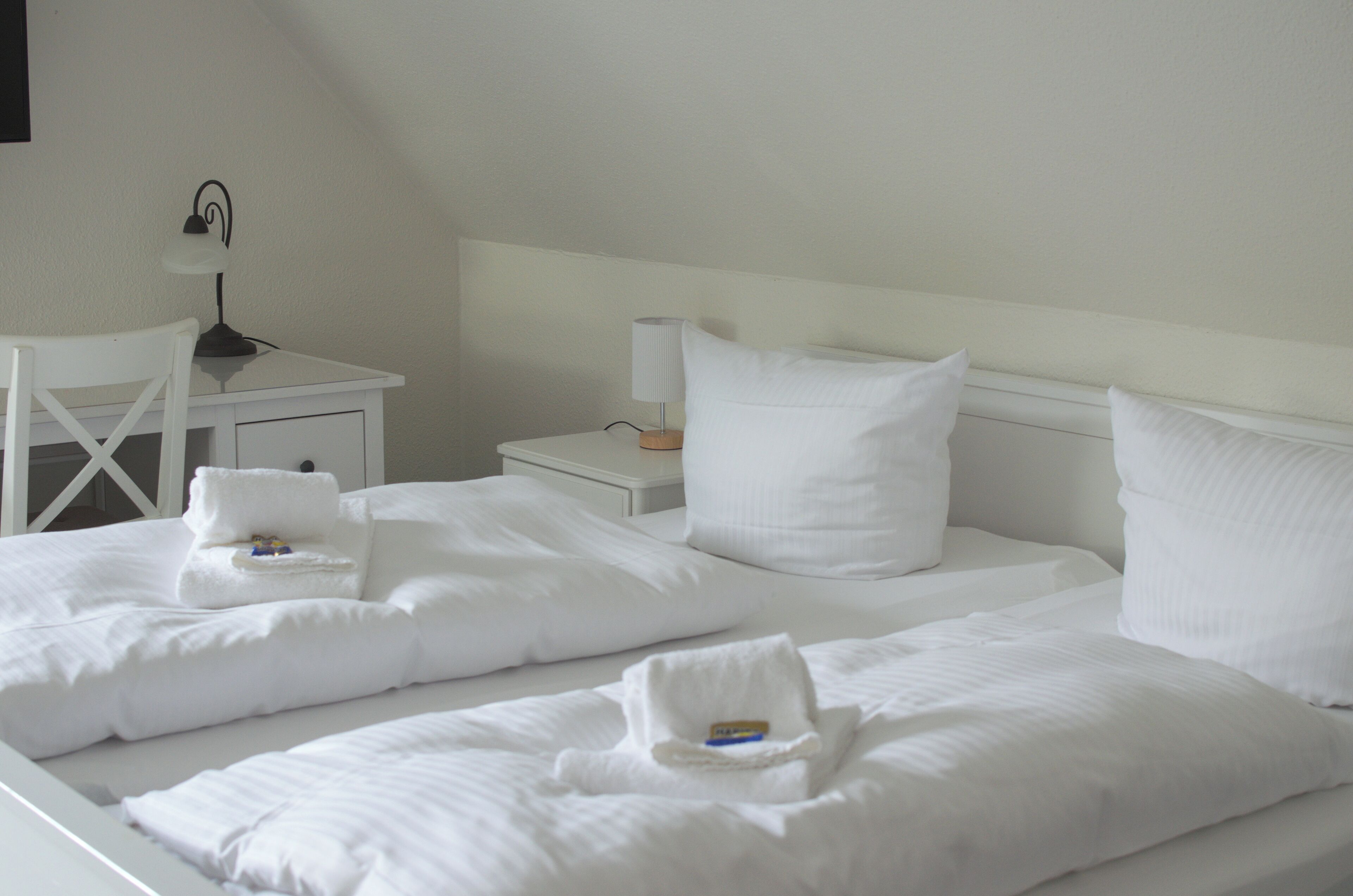 Een bureau, een laptopwerkplek, gratis wifi