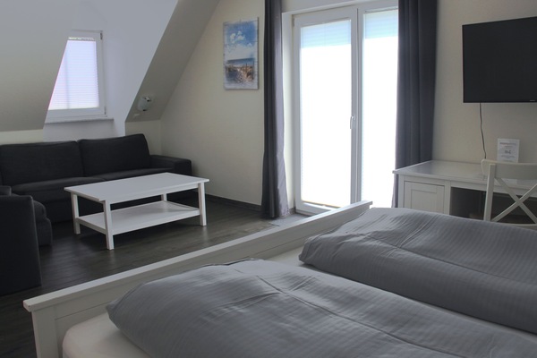Desk, laptop workspace, free WiFi, bed sheets