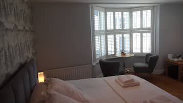 Superior Double Room | Desk, iron/ironing board, free WiFi