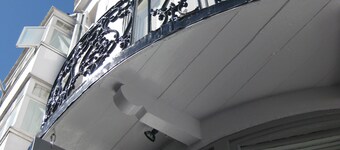 Aquarium Guest House